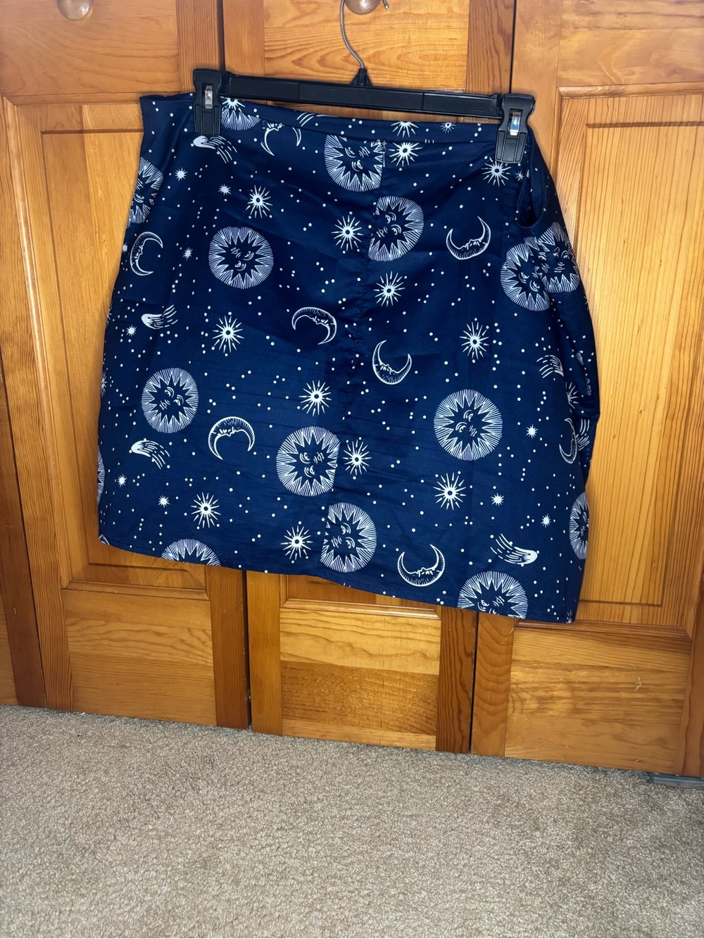 SHEIN - Navy Celestial Print Mini Skirt - Picture 2 of 2
